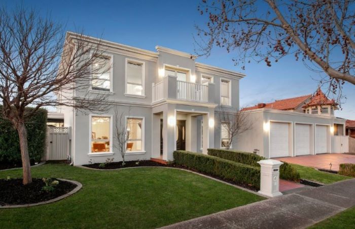 Over in Melbourne, a trophy home sold at its on-market value, amid Saturday’s mixed auction results.